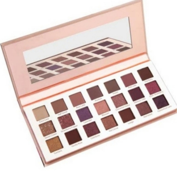 The beauty crop Better Latte than never 4 piece set - Picture 2 of 7